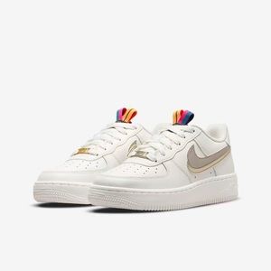 NIKE AIRFORCE 1 LV8
